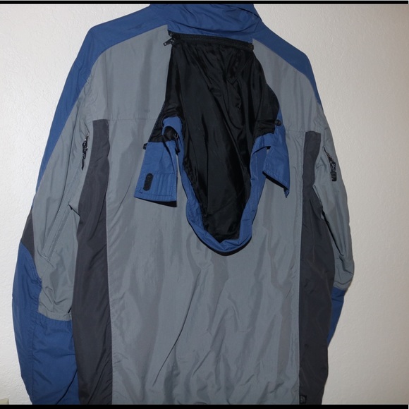 North face female jacket - Picture 3 of 7